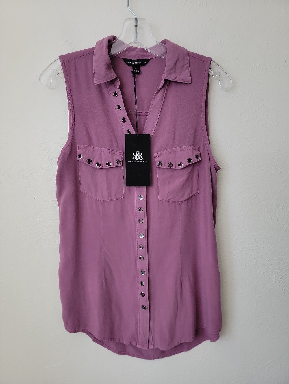 Rock & Republic Sleeveless XS Button-Down Shirt in Mauve Pink